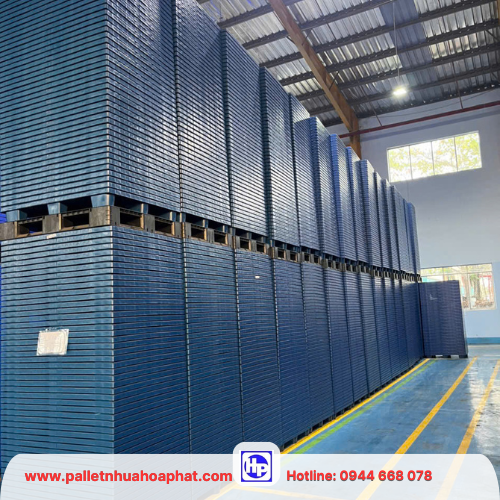 Pallet nhựa có nút chống trượt hoặc kê kho lạnh