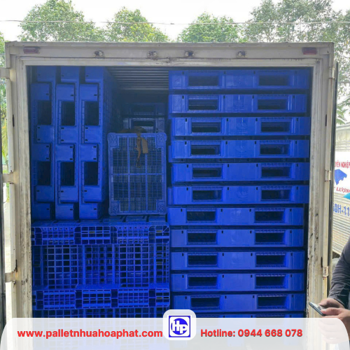 Pallet nhựa 3 chân thẳng có lõi sắt Nhơn Trạch