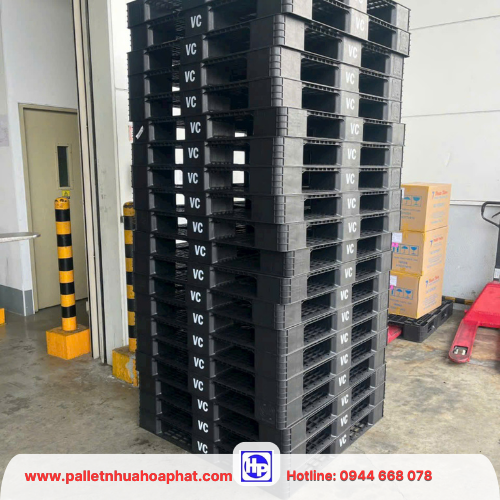 Pallet nhựa đen tại Tân Phú