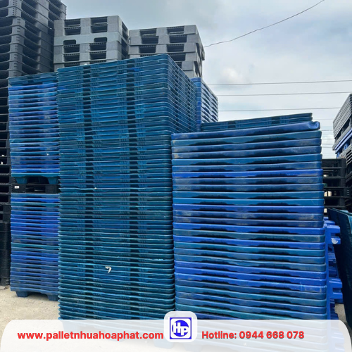 Pallet nhựa chân gù tại Thồng Nhất