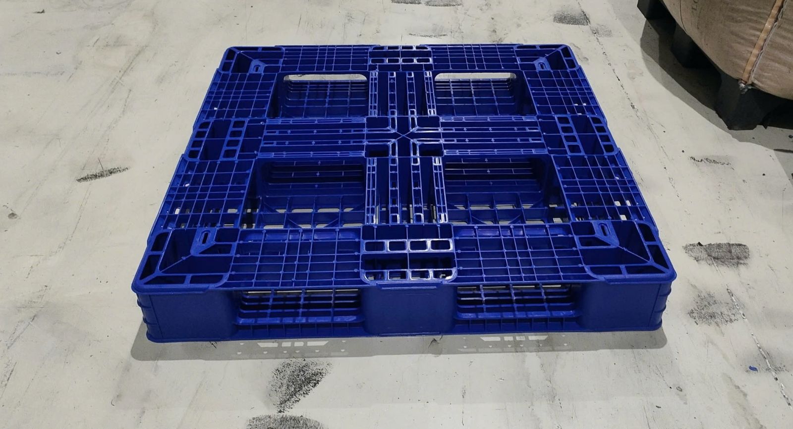 Hoà Phát Plastic – Đơn vị cung cấp pallet cho kho bãi đáng tin cậy