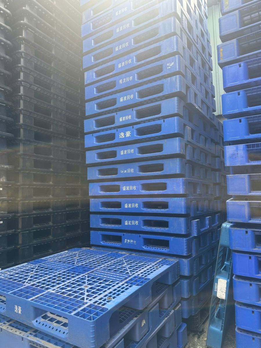 Ứng dụng thực tế của pallet đã qua sử dụng trong doanh nghiệp