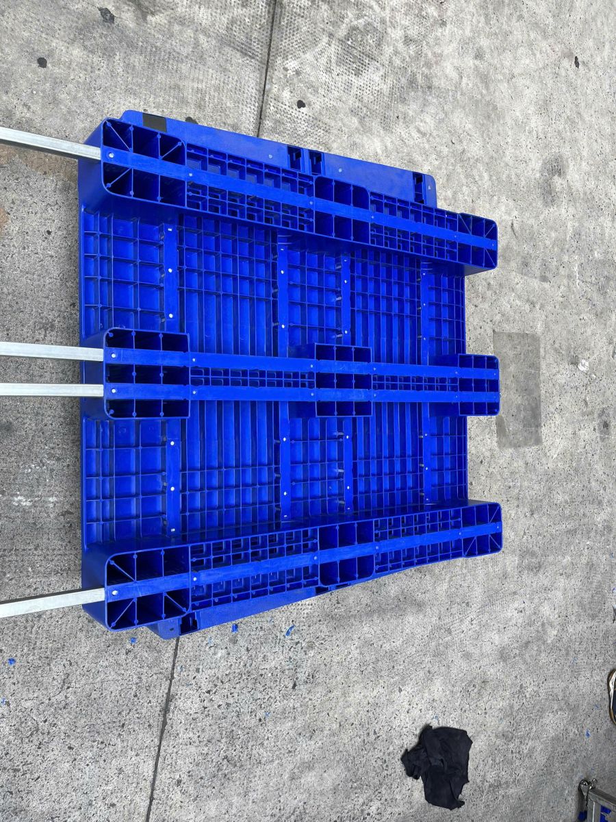 Vì sao pallet nhựa ngày càng được sử dụng phổ biến?