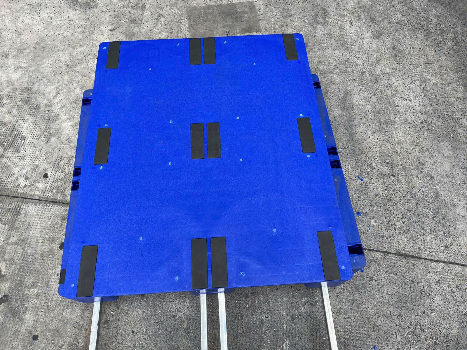 Ứng dụng thực tế của pallet nhựa trong nhiều lĩnh vực