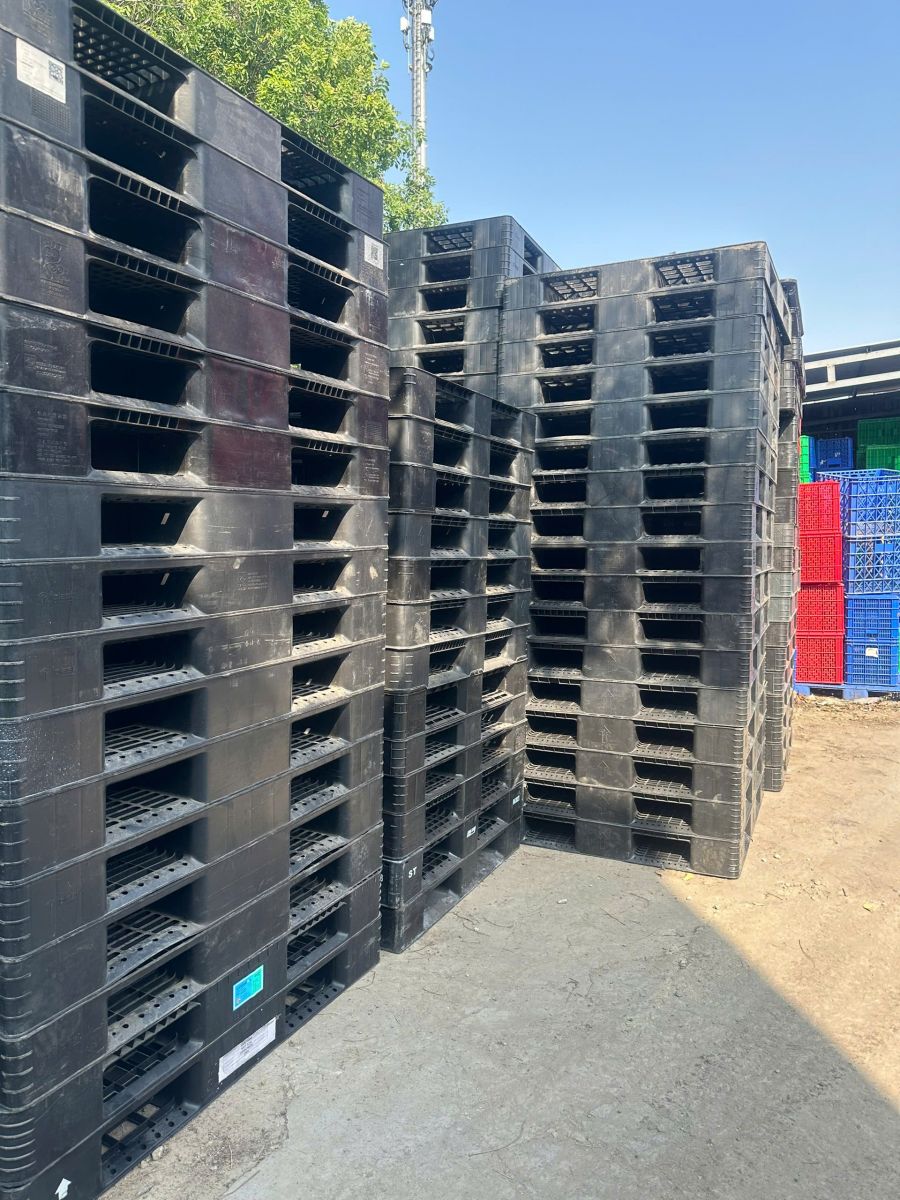 Cách lựa chọn pallet nhựa chống ẩm phù hợp