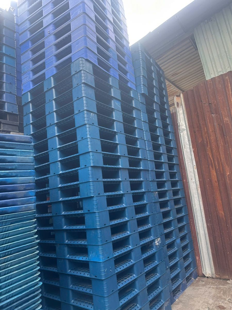 Đến với Hoà Phát Plastic để sở hữu pallet nhựa cũ giá tốt, giao hàng nhanh