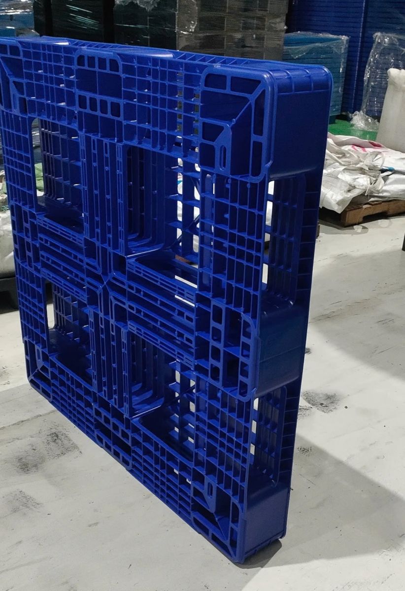 Pallet nhựa kê hàng – Giải pháp tối ưu cho lưu trữ và vận chuyển hàng hóa hiện đại
