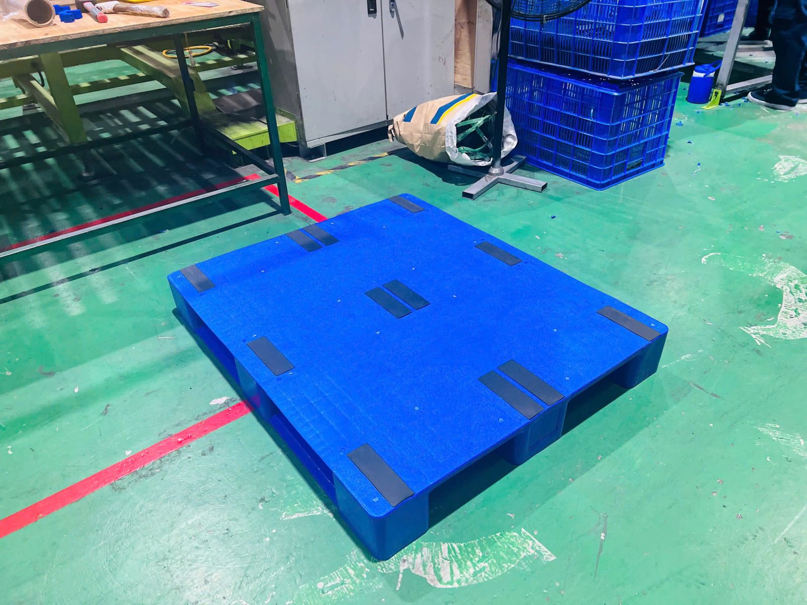 Ứng dụng đa dạng của pallet nhựa mới trong nhiều ngành nghề