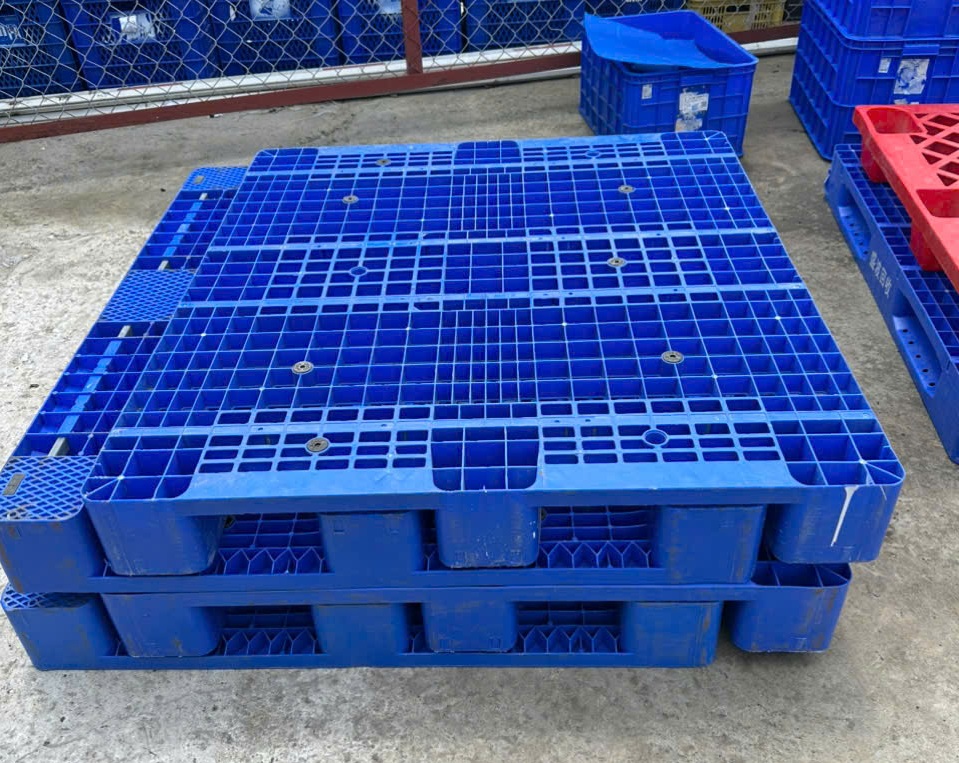 Các tiêu chí quan trọng khi chọn mua pallet nhựa xanh chất lượng