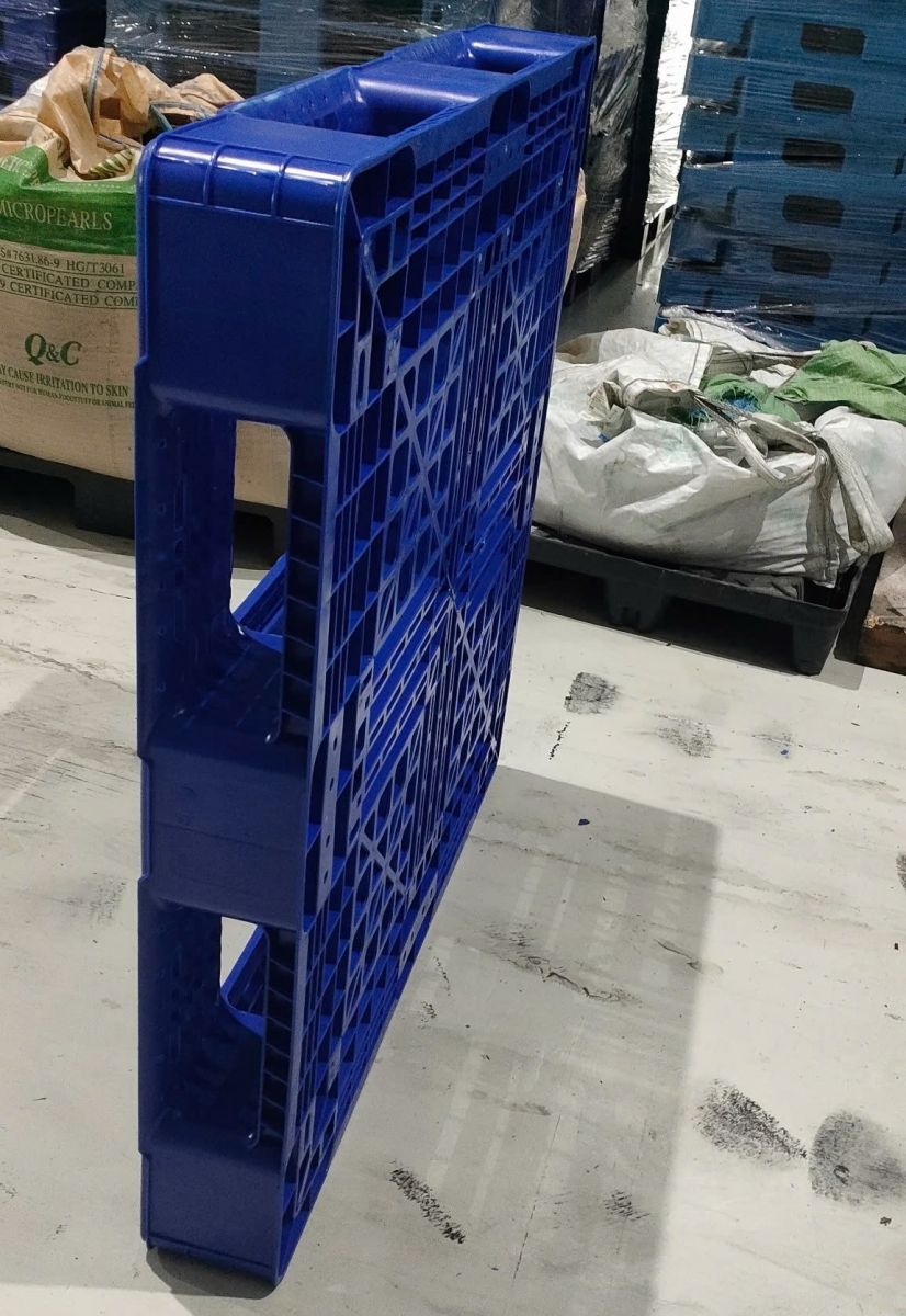 Vì sao doanh nghiệp nên đầu tư pallet nhựa xanh ngay hôm nay
