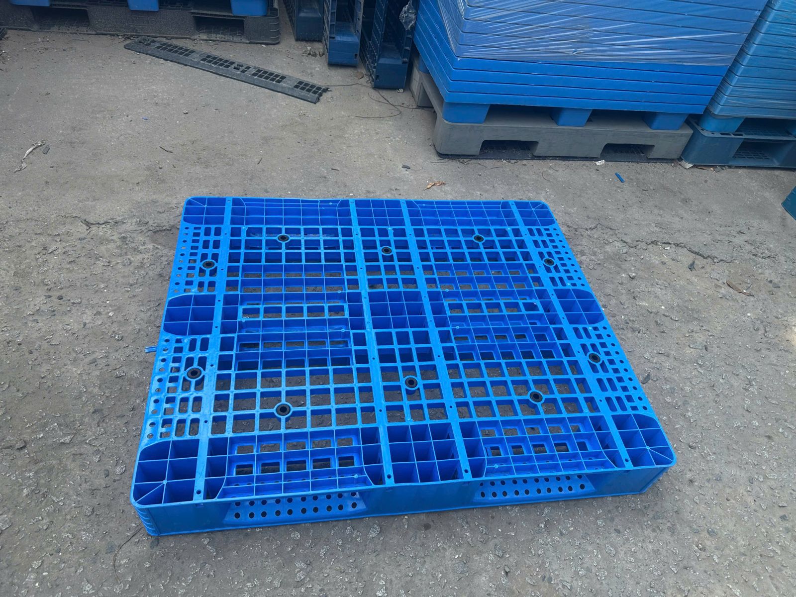 Tiêu chí lựa chọn pallet nhựa xuất khẩu hàng tối ưu chi phí
