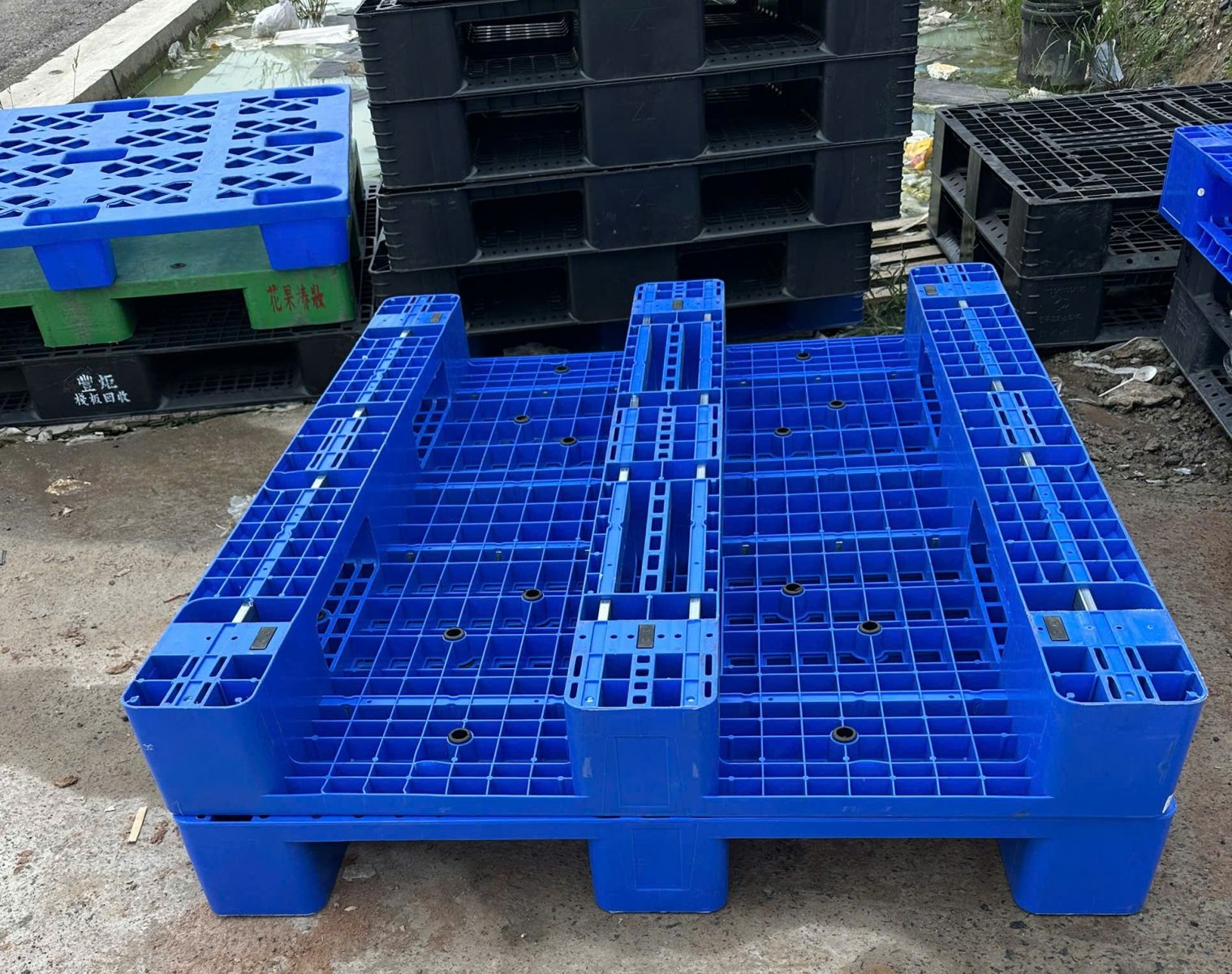 Quy Trình Thu Mua Pallet Nhựa Đã Sử Dụng Tại Hòa Phát Plastic