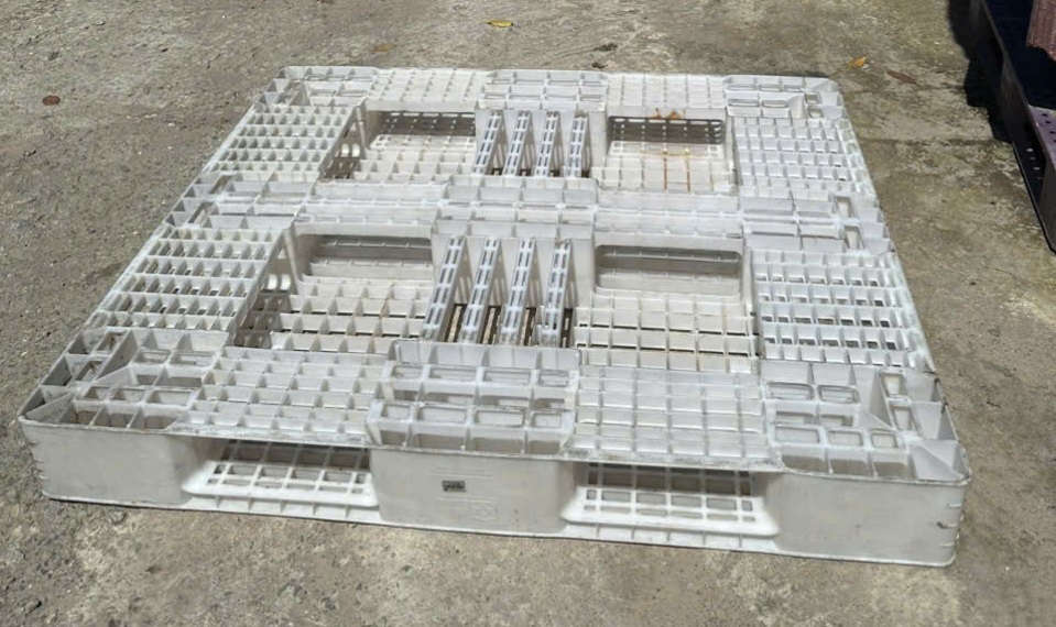 Tiêu chí lựa chọn đơn vị thu mua pallet nhựa cũ uy tín