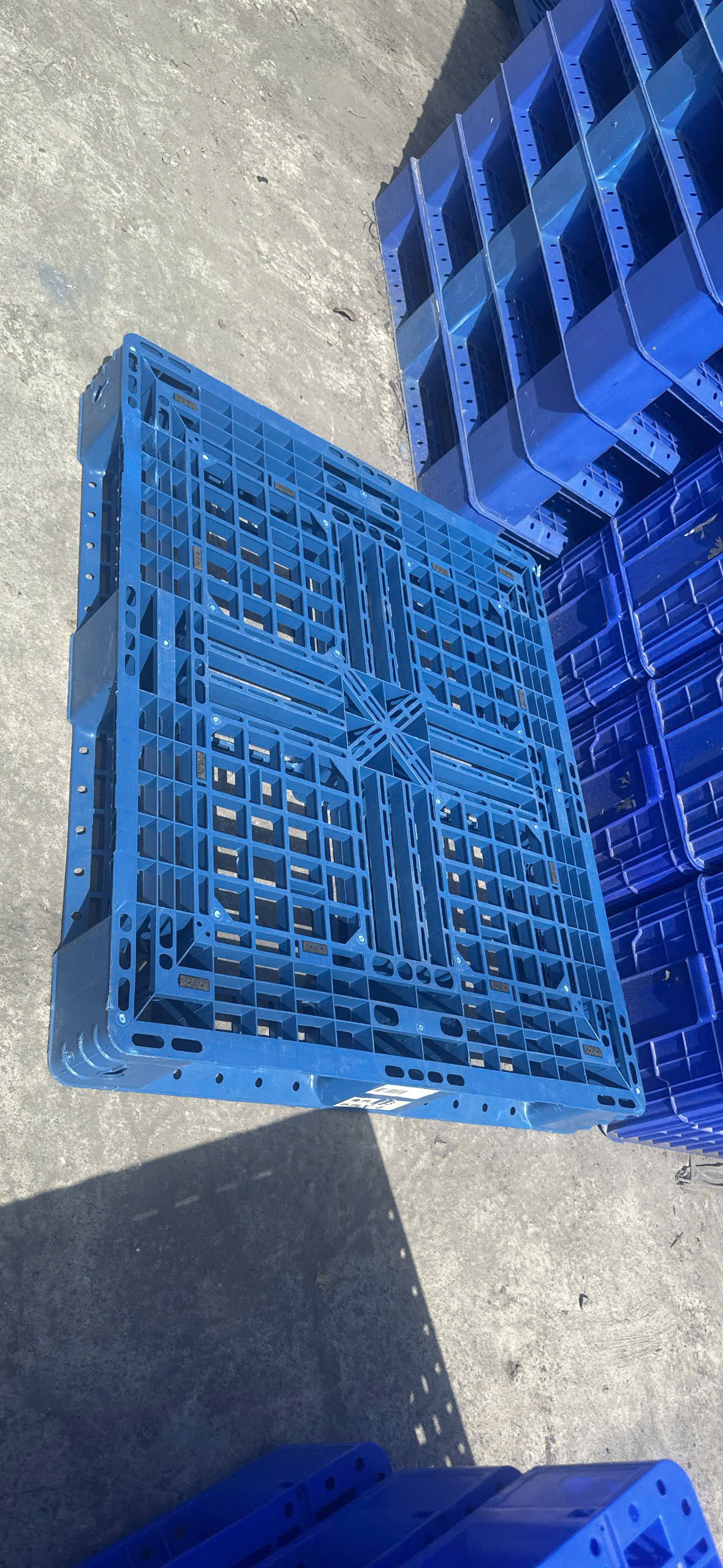 Chọn Đơn Vị Cung Cấp Pallet HCM Tận Kho Cho Các Trung Tâm Logistics