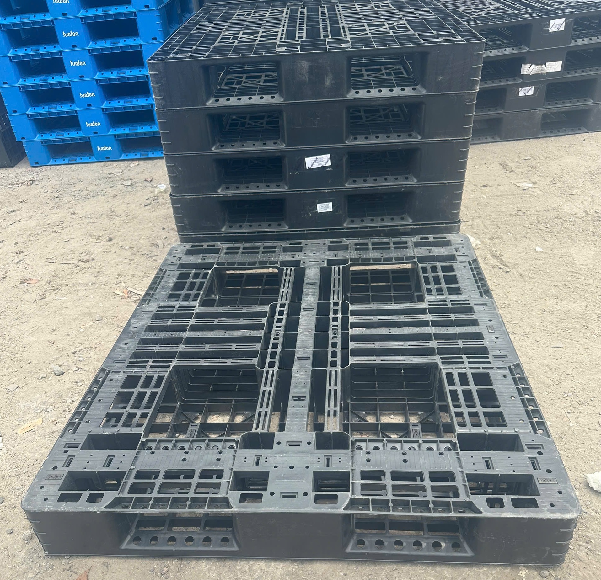 Tìm Mua Pallet Nhựa Cũ Còn Đẹp Giá Rẻ Giúp Tối Ưu Kho Bãi