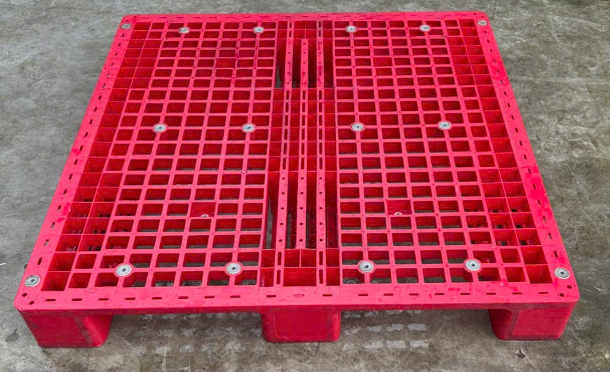 Pallet nhựa kê hàng - giải pháp lưu trữ và vận  chuyển hiệu quả