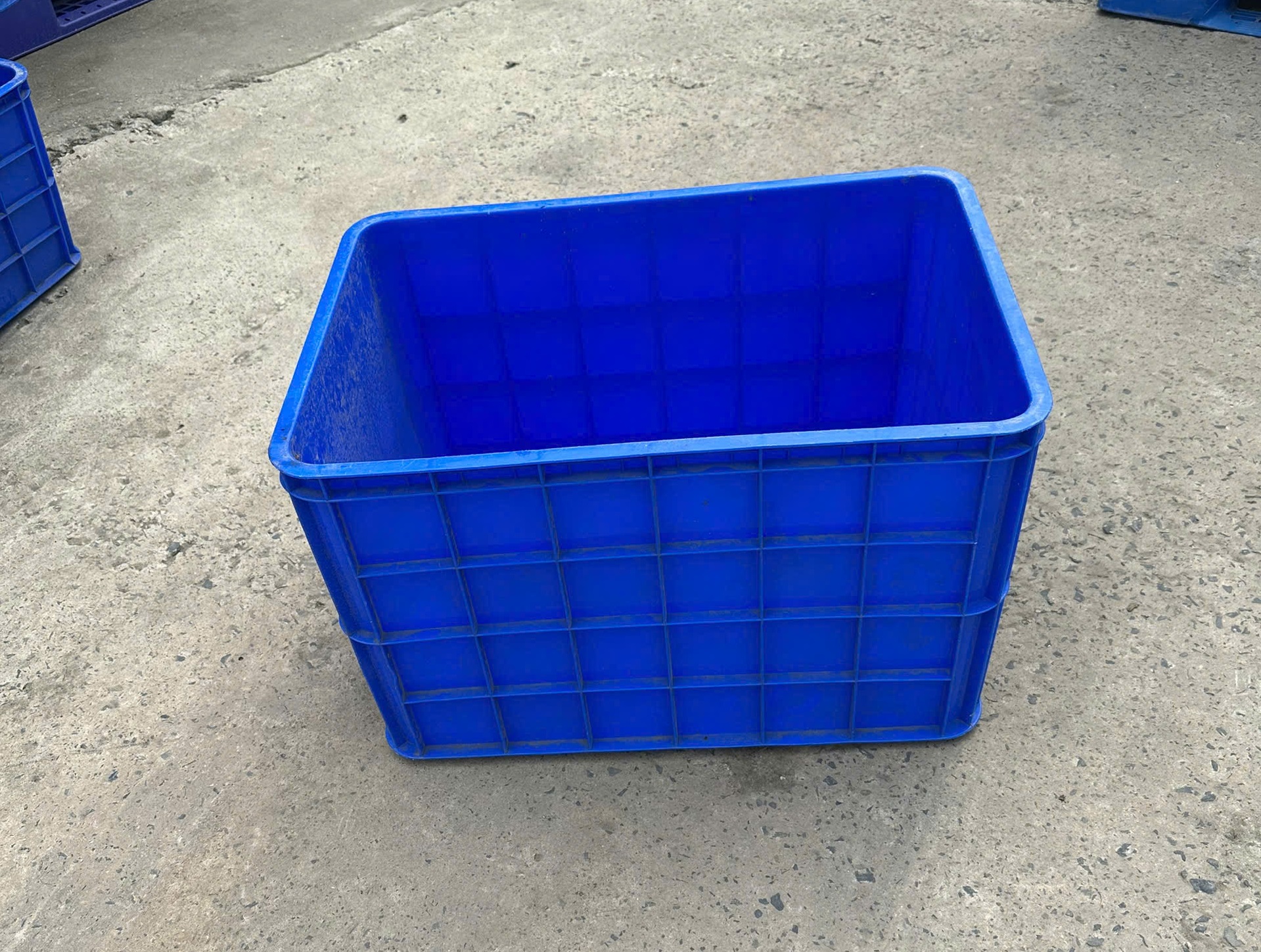 Sóng Nhựa Bít Giá Tốt – Lựa Chọn Hoàn Hảo Cho Doanh Nghiệp Vận Tải, Kho Bãi